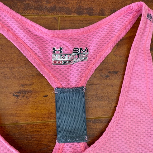 Pink racerback Heat Gear Size S - Picture 2 of 6